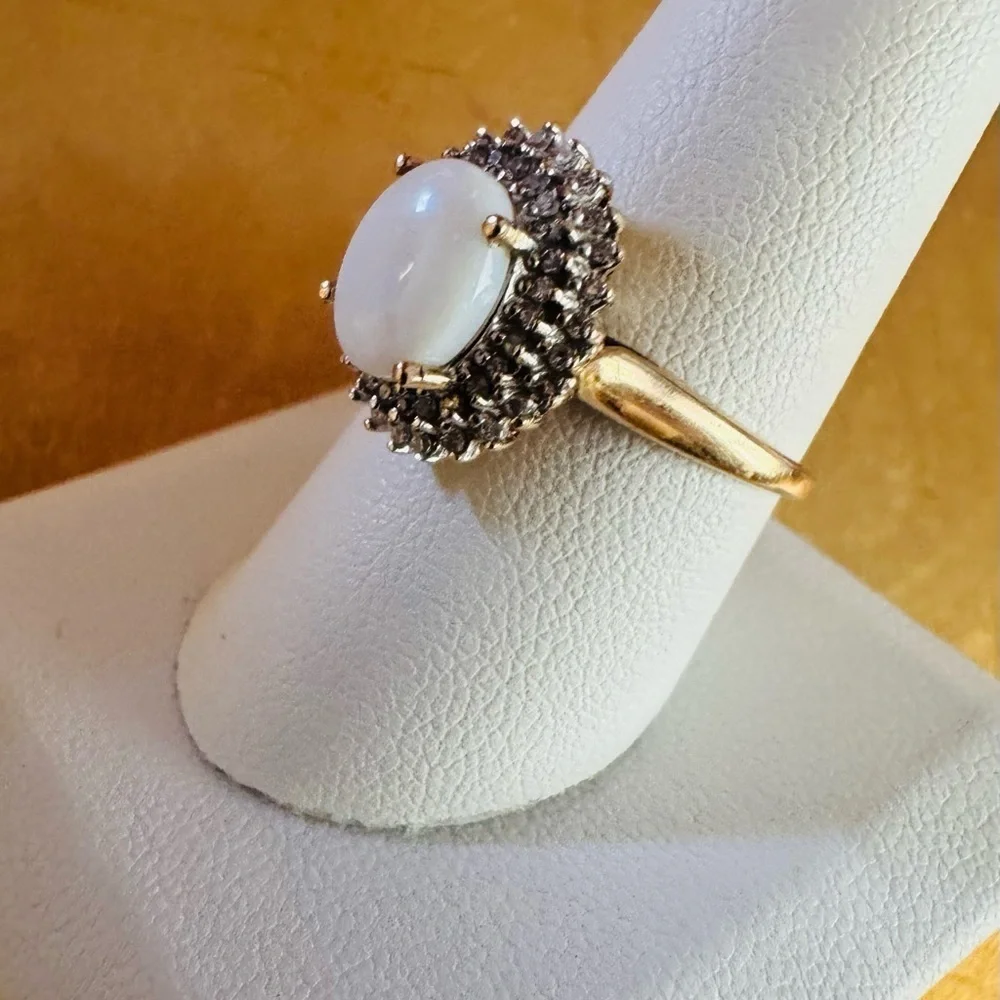 Vintage 10K Yellow Gold Opal Diamond Ring Halo Cocktail Statement size 9